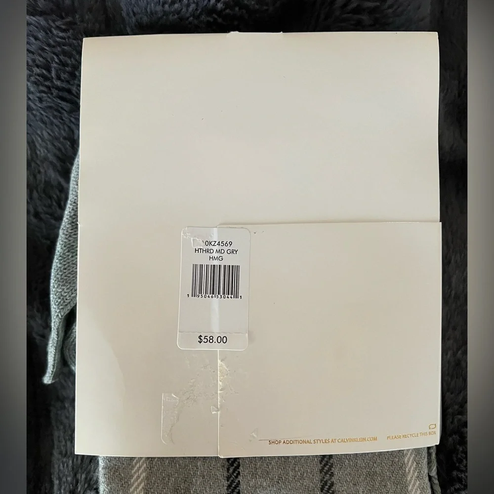 NWT Calvin Klein 2 pc. Scarf & Gloves in Gray